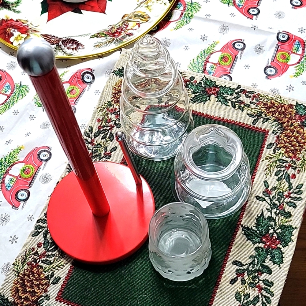 CHRISTMAS DECOR - Picture 2 of 10
